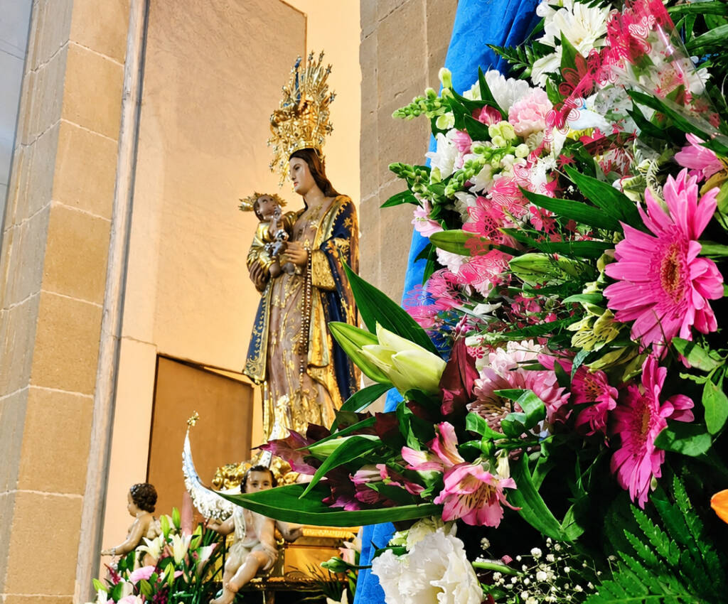 ofrenda de flores virgen del rosario